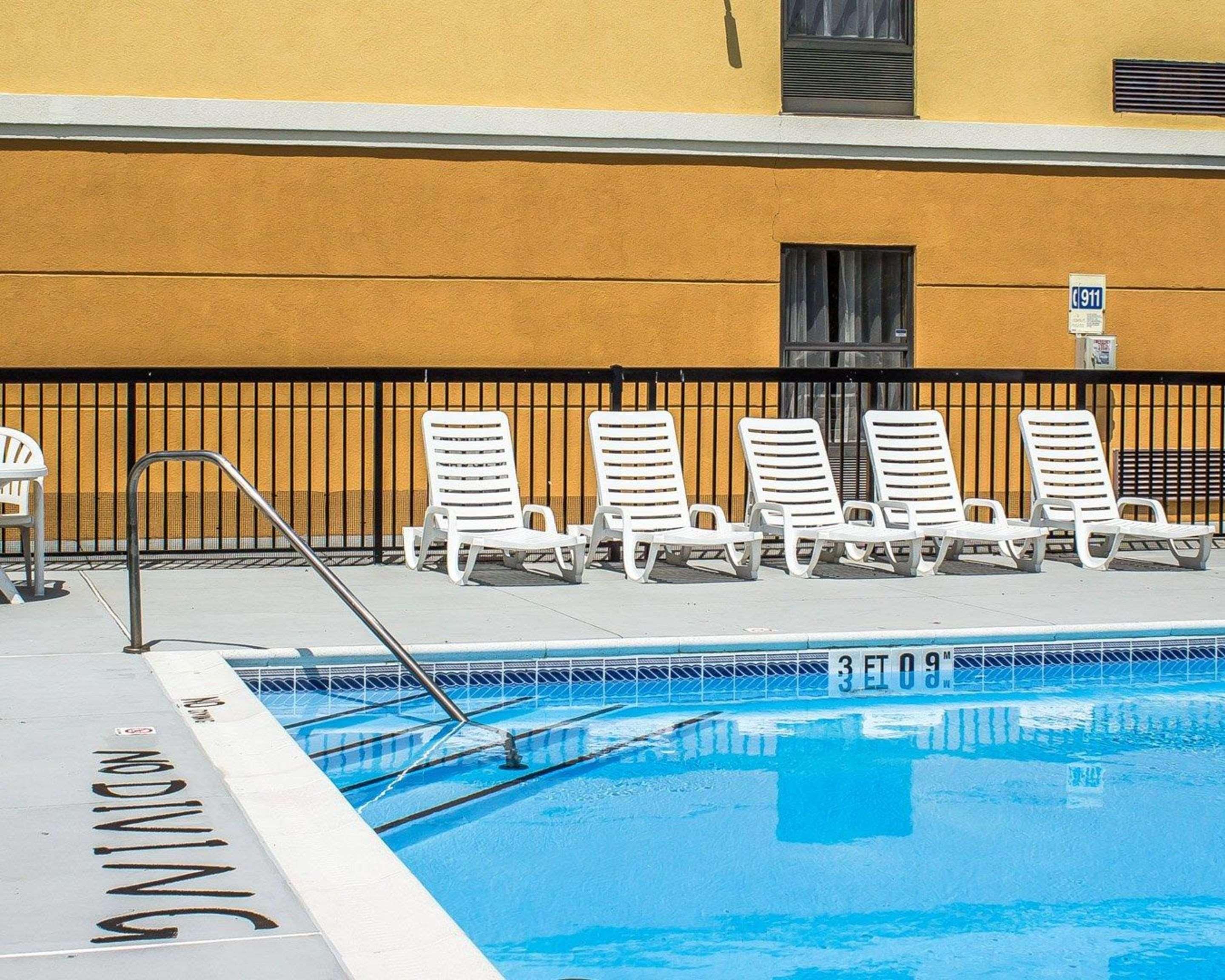 Comfort Inn Dunn Near I-95 Eksteriør billede